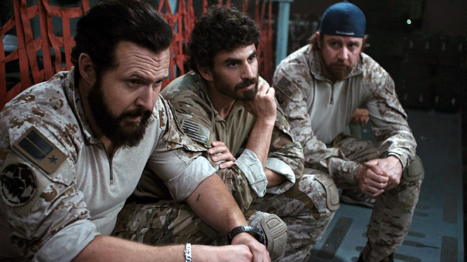 SEAL Team - The Upside Down - Photos - A. J. Buckley, Justin Melnick, Tyler Grey