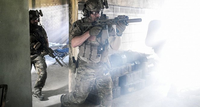 SEAL Team - Season 1 - The Upside Down - Photos - David Boreanaz