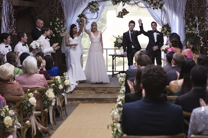 Glee - A Wedding - Van film - Harry Shum Jr., Matthew Morrison, Mike O'Malley, Chord Overstreet, Naya Rivera, Heather Morris, Chris Colfer, Darren Criss