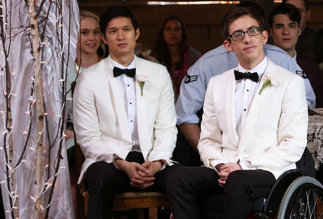 Glee - A Wedding - Photos - Harry Shum Jr., Kevin McHale