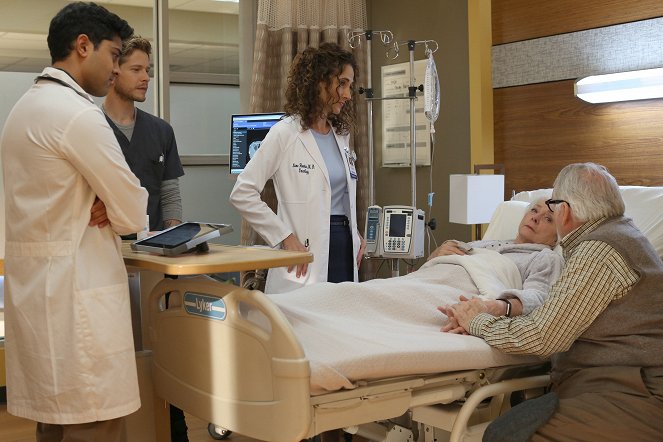 Atlanta Medical - Season 1 - Der unbekannte Patient - Filmfotos - Manish Dayal, Matt Czuchry, Melina Kanakaredes, Jenny O'Hara