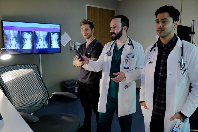 Atlanta Medical - Season 1 - Kettenreaktion - Filmfotos - Matt Czuchry, Tasso Feldman, Manish Dayal