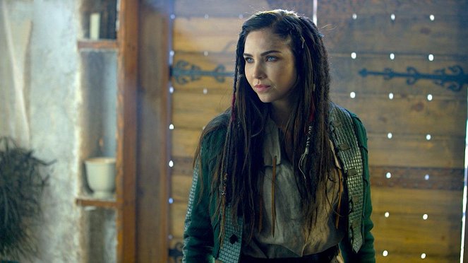 The Outpost - Season 1 - Two Heads are Better Than None - Z filmu - Jessica Green