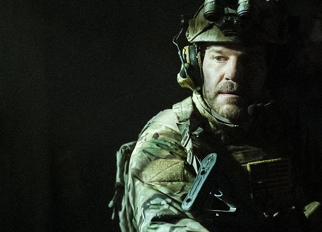 SEAL Team - Season 1 - Call Out - Photos - David Boreanaz