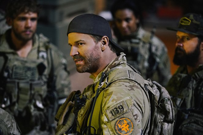 SEAL Team - Der Mann im Hintergrund - Filmfotos - David Boreanaz