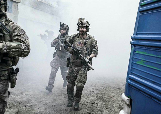 SEAL Team - Enemy of My Enemy - Filmfotók - David Boreanaz