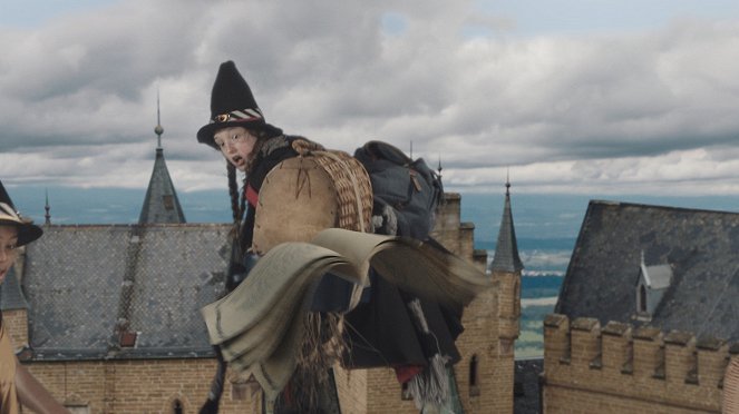 The Worst Witch - Tortoise Trouble - Photos - Bella Ramsey