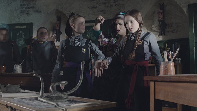 Čarodějnice školou povinné - Kouzlo přátelství - Z filmu - Jenny Richardson, Mina Anwar, Bella Ramsey