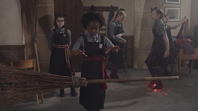 The Worst Witch - Miss Cackle's Birthday - Photos - Dagny Rollins