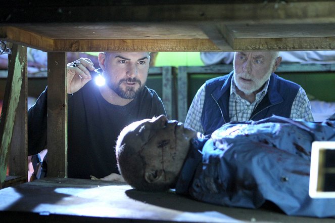 CSI - Den Tätern auf der Spur - De Los Muertos - Filmfotos - George Eads, Robert David Hall