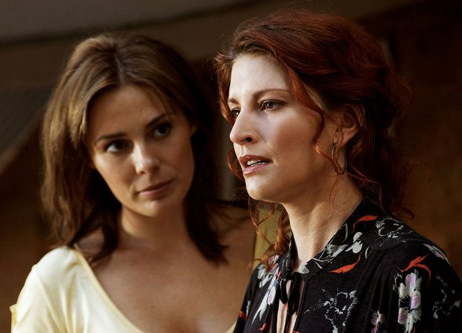McLeod's Daughters - Guess Who's Coming to Dinner - Z filmu - Zoe Naylor, Simmone Mackinnon
