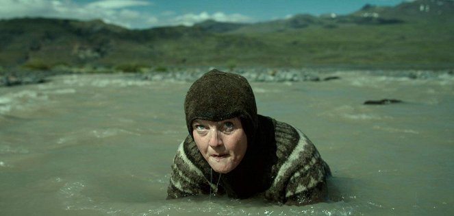 Žena na válečné stezce - Z filmu - Halldóra Geirharðsdóttir