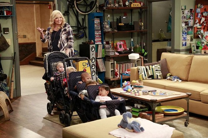 Baby Daddy - Season 4 - She Loves Me, She Loves Me Note - Photos - Melissa Peterman