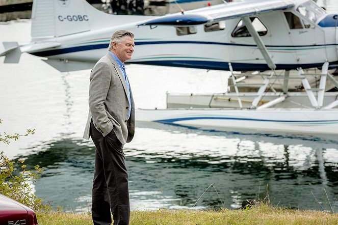 Chesapeake Shores - Home to Roost: Part 2 - Photos - Treat Williams