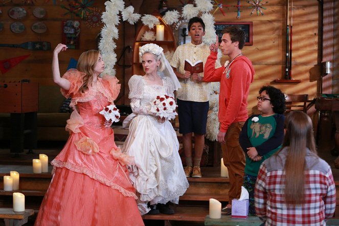 Bunk'd - Photos - Peyton List, Tessa Netting, Karan Brar, Kevin Quinn, Nathan Arenas