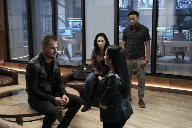 MacGyver - Bullet + Pen - Photos - George Eads, Tristin Mays, Justin Hires