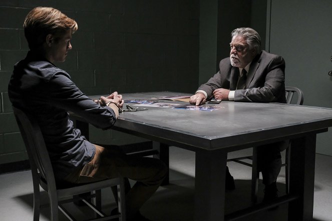 MacGyver - Season 2 - Podozrenie z vraždy - Z filmu - Lucas Till, Bruce McGill