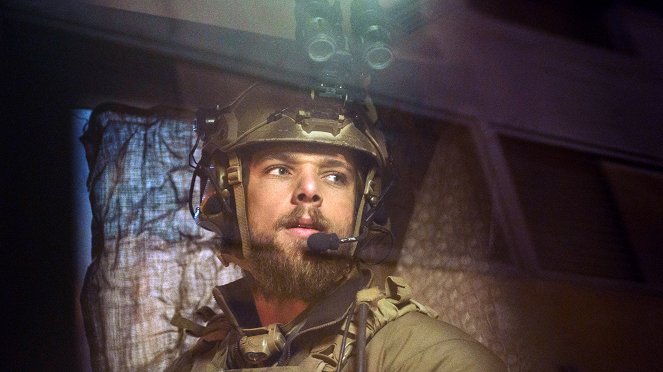 SEAL Team - Kuvat elokuvasta - Max Thieriot