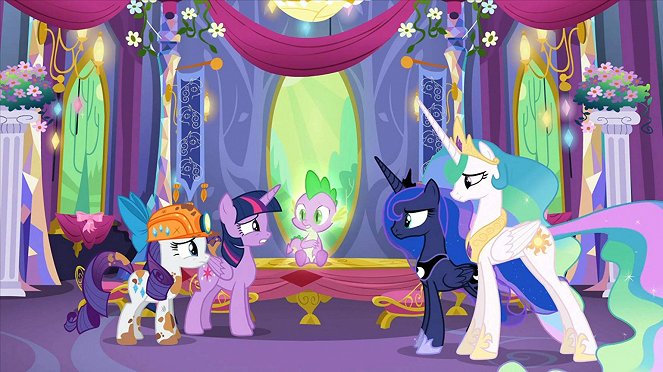 My Little Pony: Friendship Is Magic - Season 6 - Gauntlet of Fire - De la película