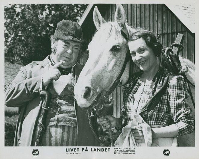 Life in the Country - Lobby Cards - Edvard Persson, Mim Ekelund