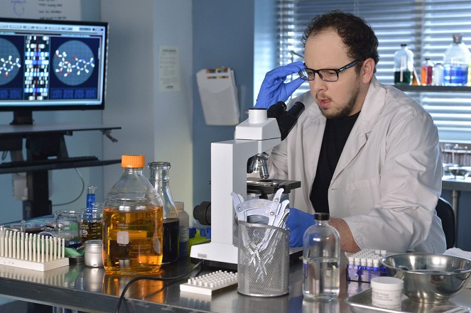 Beauty and the Beast - Season 3 - Chasing Ghosts - Photos - Austin Basis