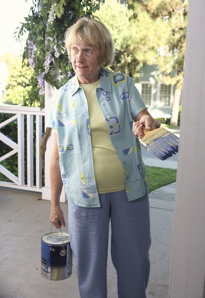 Desperate Housewives - Season 3 - Children and Art - Photos - Kathryn Joosten