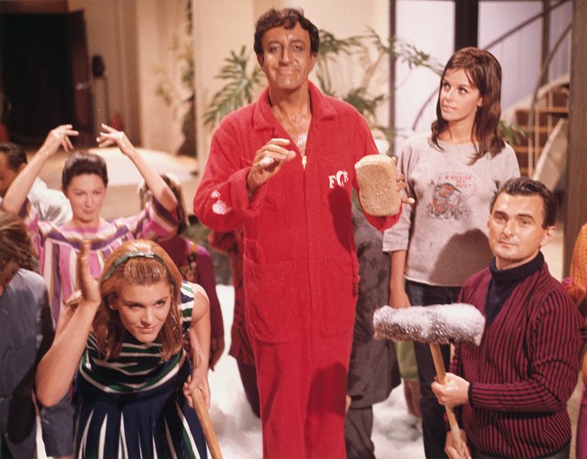 The Party - Do filme - Peter Sellers, Claudine Longet