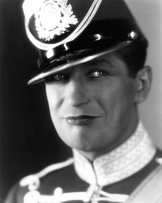 El teniente seductor - Promoción - Maurice Chevalier