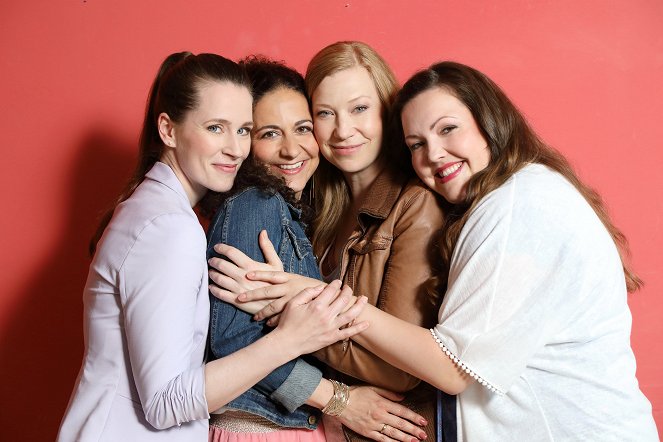 Freundinnen - Jetzt erst recht - Werbefoto - Katrin Höft, Shirin Soraya, Franziska Arndt, Sarah Victoria Schalow