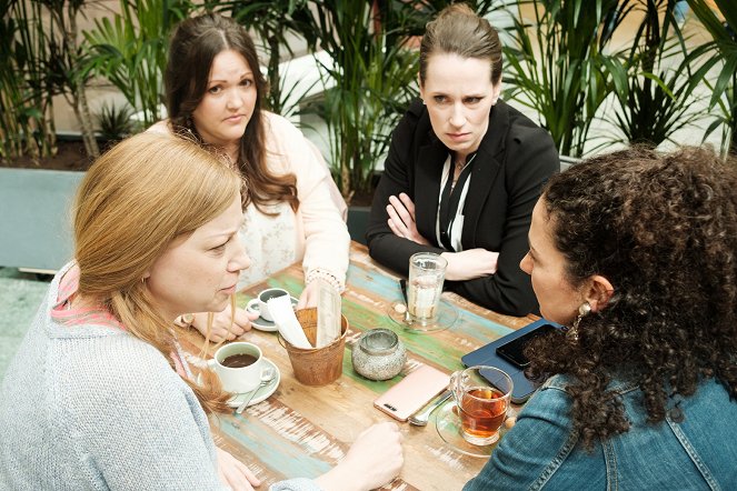 Freundinnen - Jetzt erst recht - Episode 2 - Van film - Franziska Arndt, Sarah Victoria Schalow, Katrin Höft, Shirin Soraya