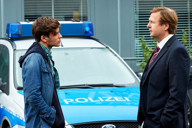 Alarm für Cobra 11 - Die Autobahnpolizei - Season 20 - Tödlicher Profit - Van film - Jannik Schümann, Steffen Münster