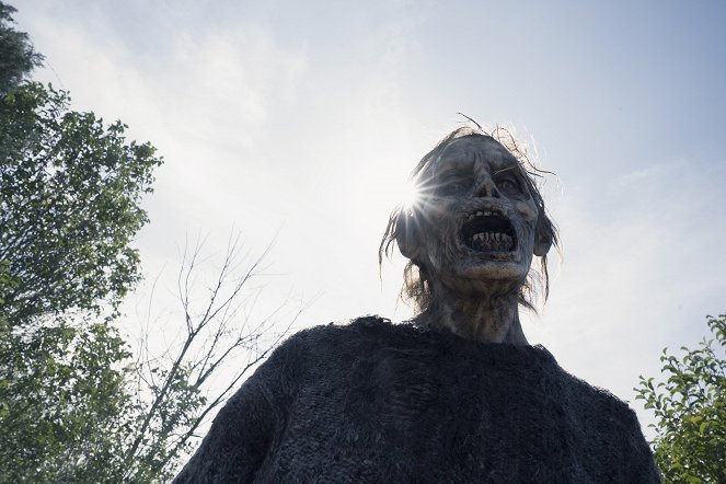 Fear the Walking Dead - People Like Us - Do filme