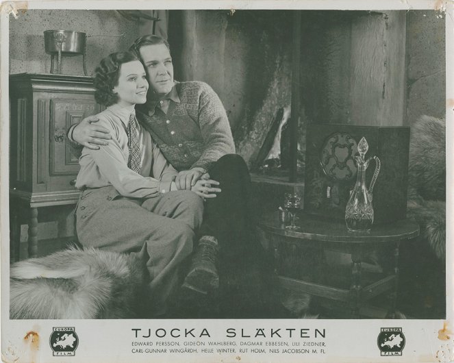 Close Relations - Lobby Cards - Alice Carlsson