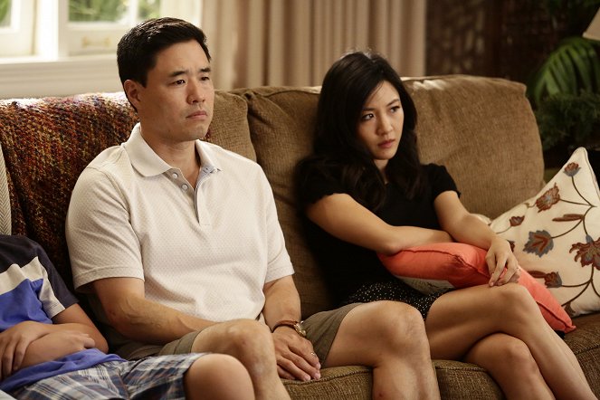 Fresh Off the Boat - No Thanks-giving - Van film - Randall Park, Constance Wu