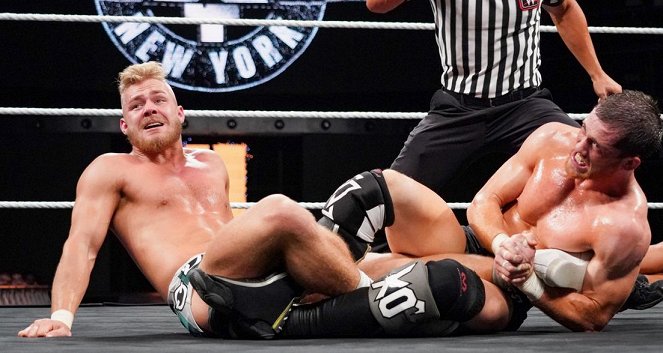 NXT TakeOver: Brooklyn IV - Do filme - Kyle Greenwood