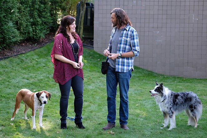 Downward Dog - Photos - Ned the Dog, Allison Tolman, Timothy Omundson