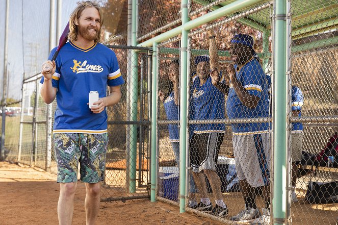 Lodge 49 - The Solemn Duty of the Squire - Z filmu - Wyatt Russell
