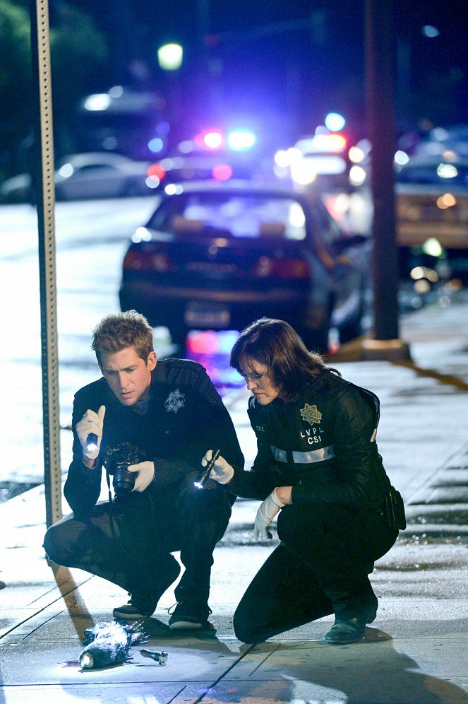 CSI: A helyszínelők - A gyilkos lép - Filmfotók - Eric Szmanda, Jorja Fox
