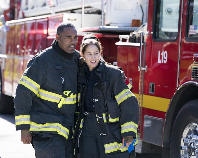 Station 19 - Every Second Counts - Making of - Jason George, Jaina Lee Ortiz