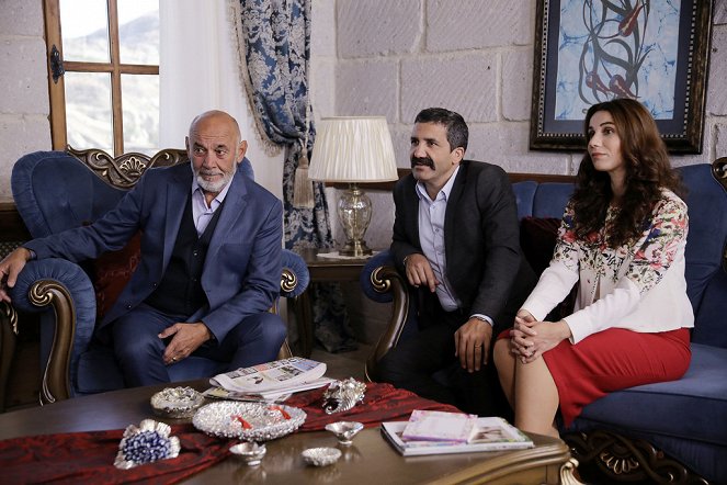 Aşk ve Mavi - Episode 1 - De la película - Kenan Bal, Cüneyt Mete