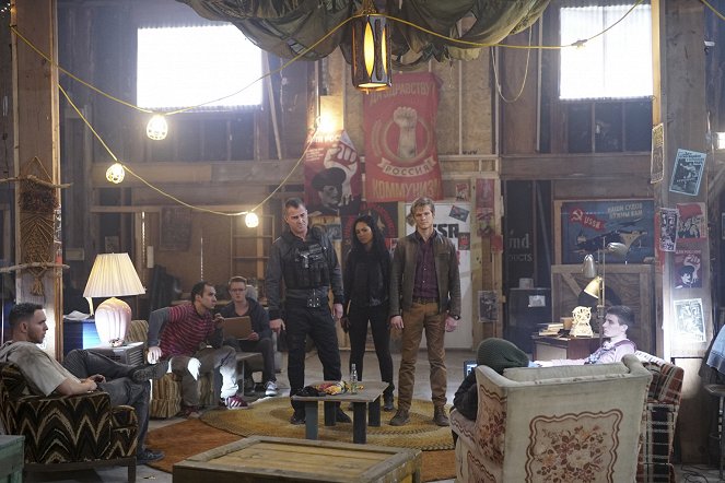 MacGyver - Bear Trap + Mob Boss - Photos - George Eads, Tristin Mays, Lucas Till