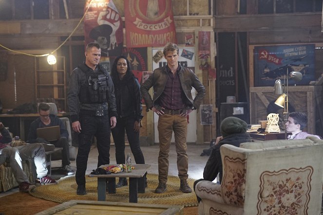 MacGyver - Bear Trap + Mob Boss - Z filmu - George Eads, Tristin Mays, Lucas Till