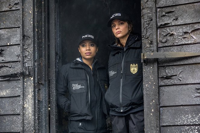 Agenci NCIS: Nowy Orlean - Ties That Bind - Z filmu - Shalita Grant, Vanessa Ferlito