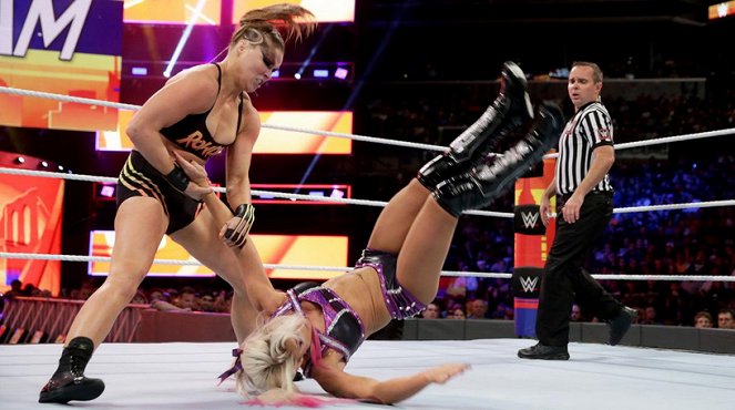 WWE SummerSlam - Z filmu - Ronda Rousey, Lexi Kaufman