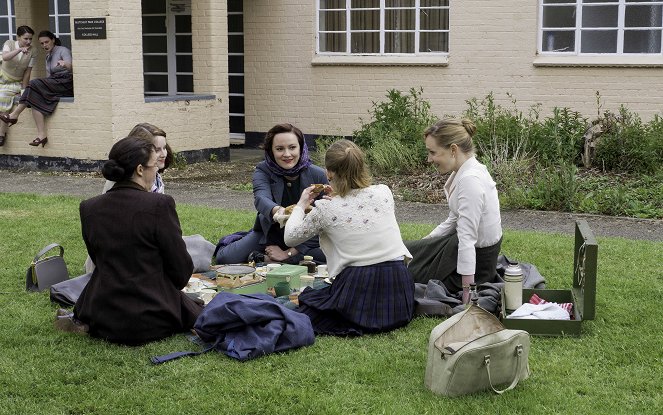 The Bletchley Circle - Season 2 - Uncustomed Goods: Part 2 - Photos - Sophie Rundle, Hattie Morahan, Rachael Stirling