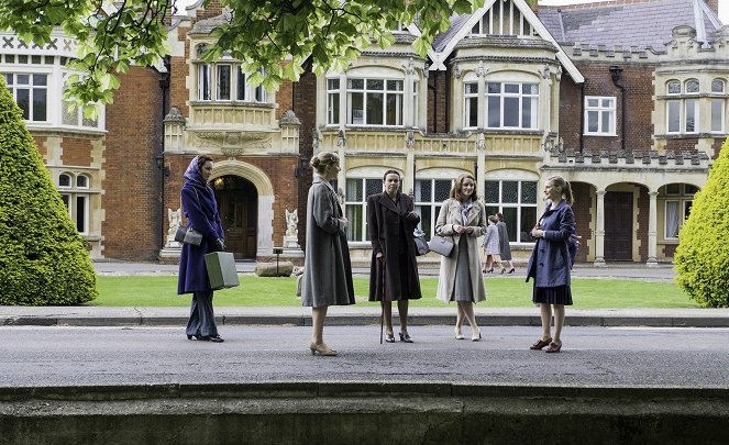 The Bletchley Circle - Season 2 - Uncustomed Goods: Part 2 - Photos - Rachael Stirling, Hattie Morahan, Julie Graham, Sophie Rundle, Faye Marsay