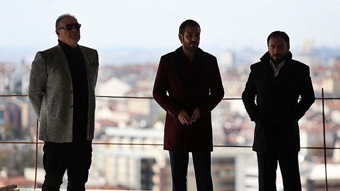 Çukur - Savaş Mı Barış Mı? - Filmfotók - Burak Sergen, Erkan Kolçak Köstendil, Cem Uslu