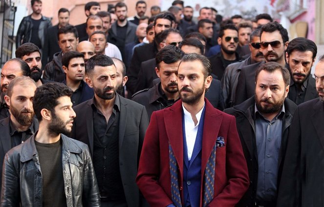 The Pit - Çukurdayiz - Photos - Aytaç Uşun, Erkan Kolçak Köstendil, Mustafa Kırantepe