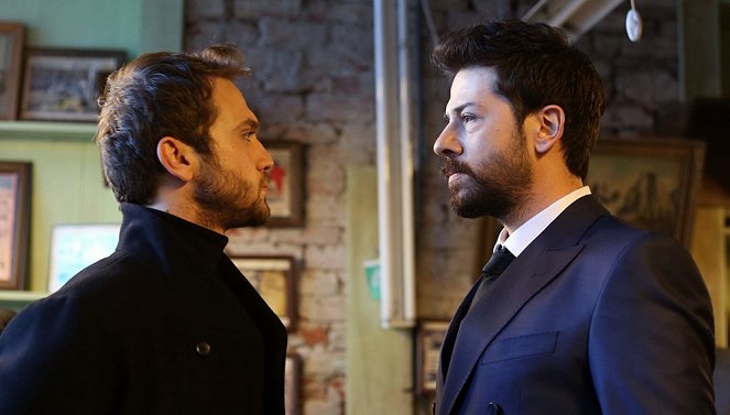 Çukur - Season 1 - De la película - Aras Bulut Iynemli, Ahmet Tansu Taşanlar