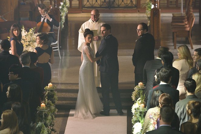 Kráska a zviera - Shotgun Wedding - Z filmu - Nina Lisandrello, Kristin Kreuk, Jay Ryan, Austin Basis